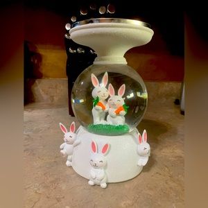 Bath & Body Works Bunny Water Globe 3 wick Holder